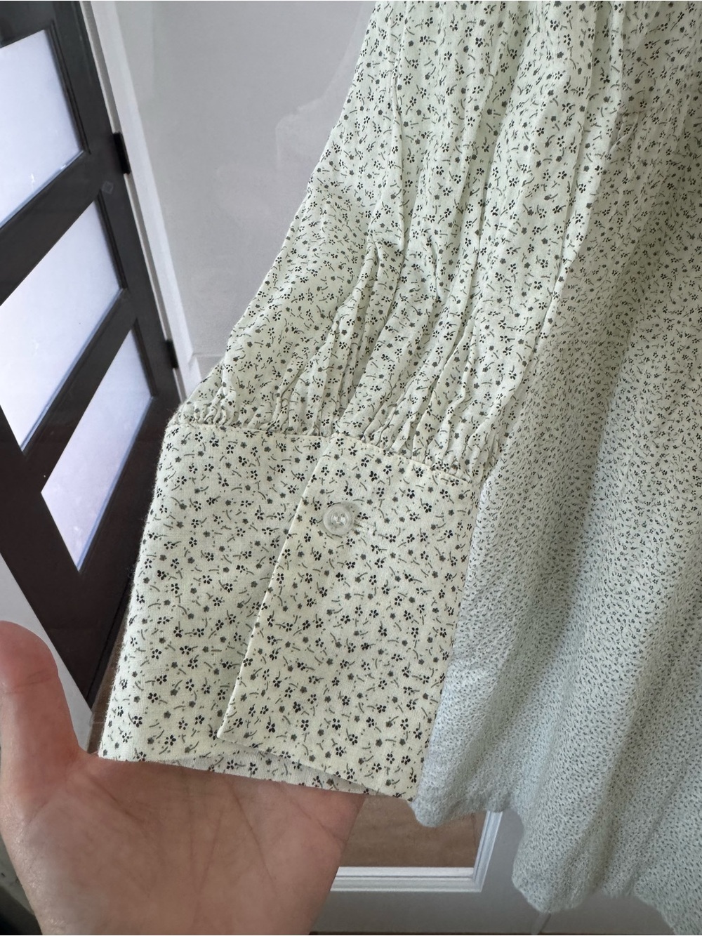A Bronze Age Floral House Dress - Picture 4 of 7